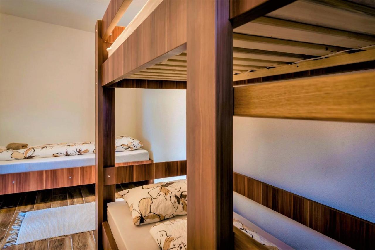 Piemonti Besenova Apartment ภายนอก รูปภาพ