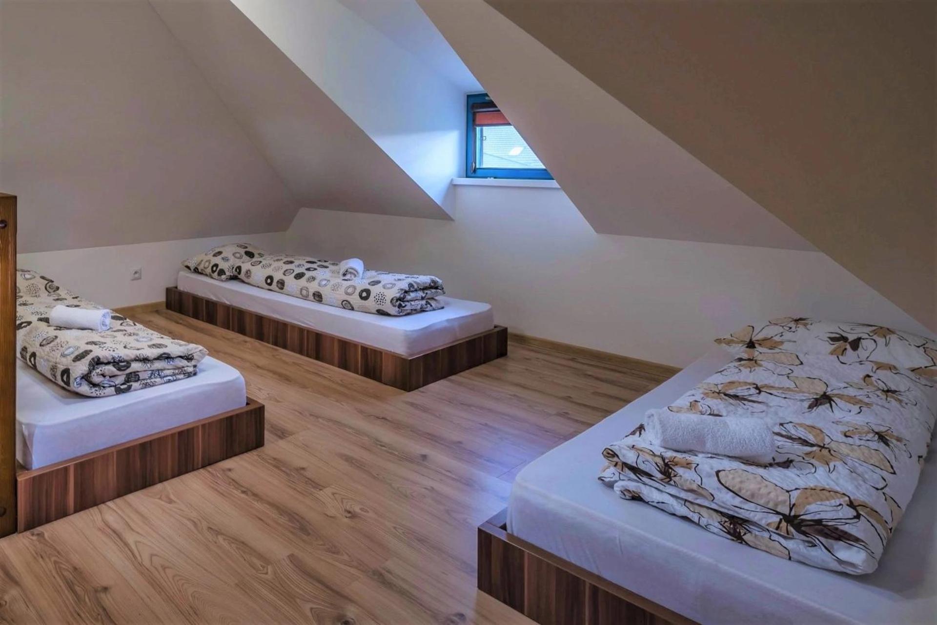 Piemonti Besenova Apartment ภายนอก รูปภาพ
